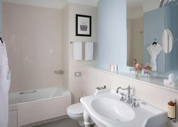 르 123 엘리제 - 아스토텔 호텔 4*