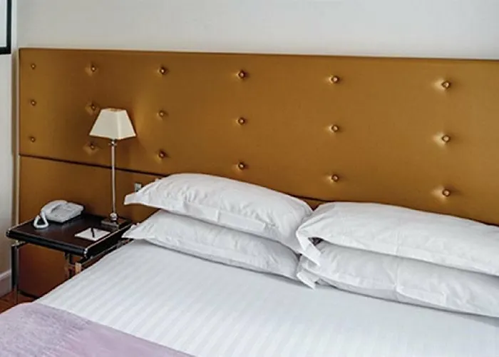 호텔 르 123 엘리제 - 아스토텔